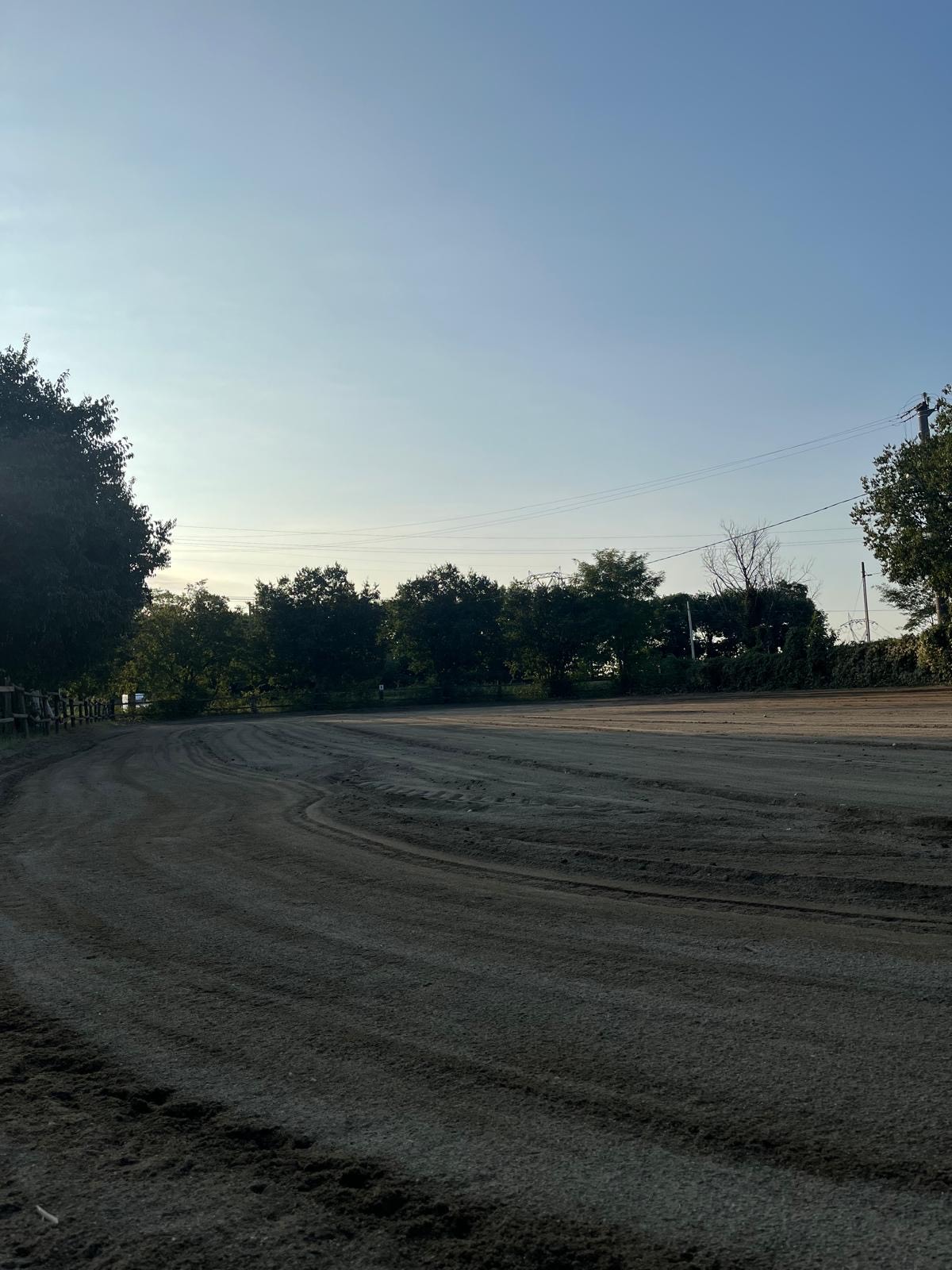 Campo di allenamento esterno con allievi